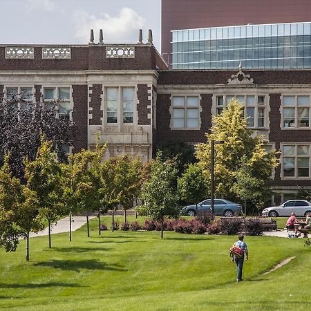 University Of Alberta - Hotel Edmonton Exterior photo