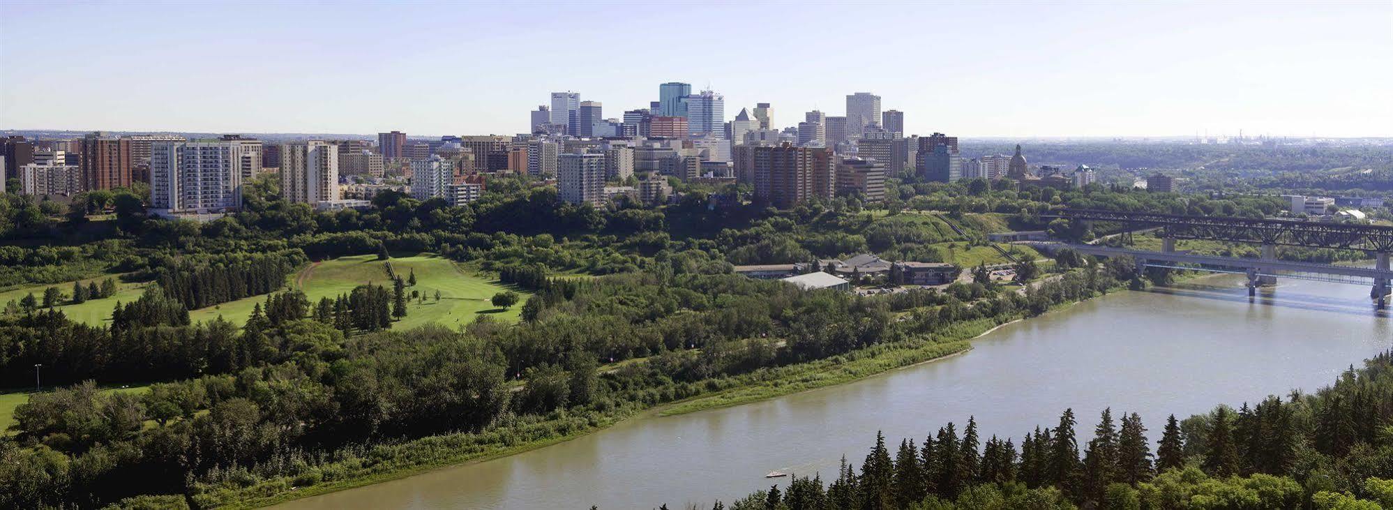 University Of Alberta - Hotel Edmonton Exterior photo