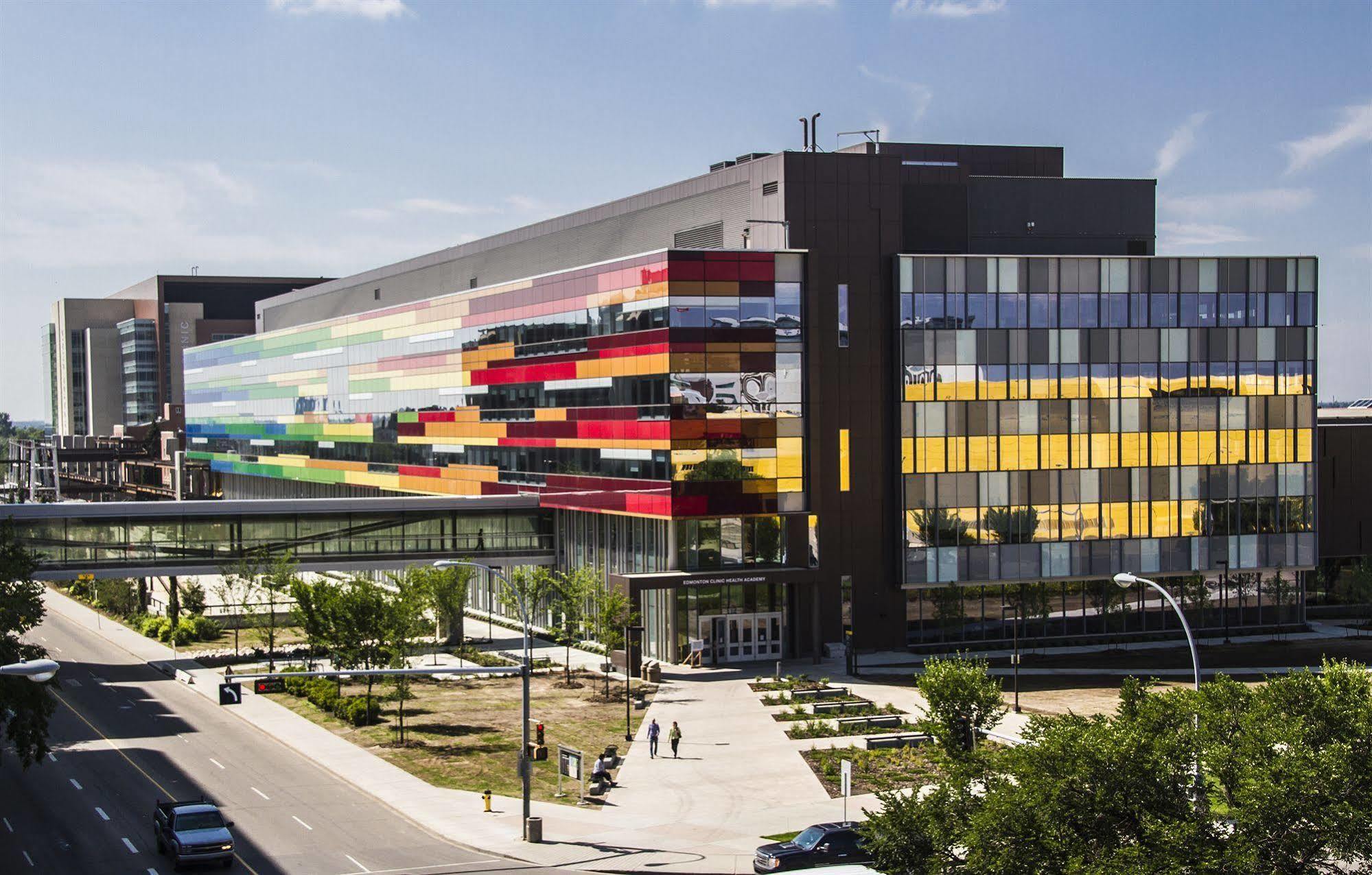 University Of Alberta - Hotel Edmonton Exterior photo